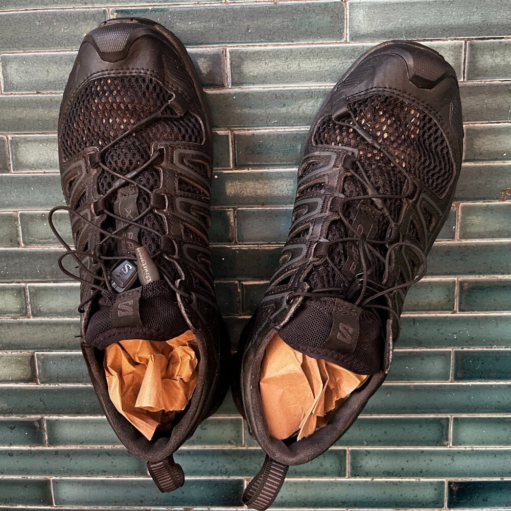 Salomon Amphib Unisex Casual Sneakers in Black